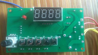 德倫牌 智能電機(jī)綜合保護(hù)器 遙控型 dlyk 32 ⅲ里的控制板哪位大神知道這是什么型號(hào)的芯片